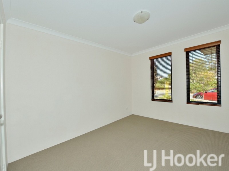 6 Santalum Circus, Halls Head WA 6210