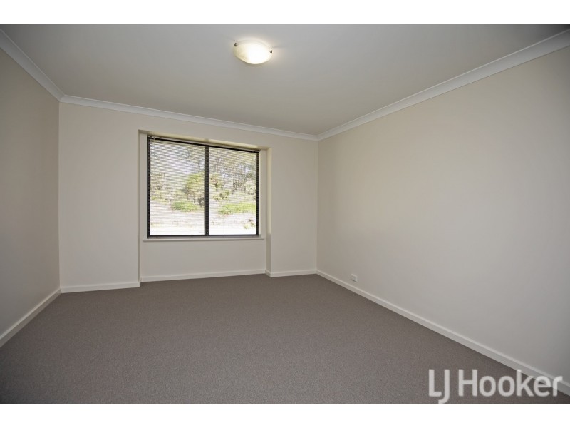 70 Chatsworth Drive, Erskine WA 6210