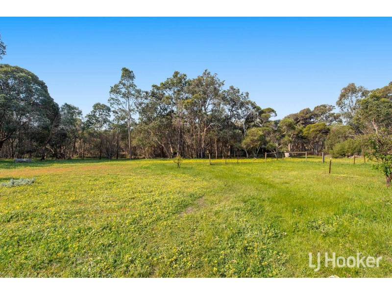 25 Matthie Road, Barragup WA 6209