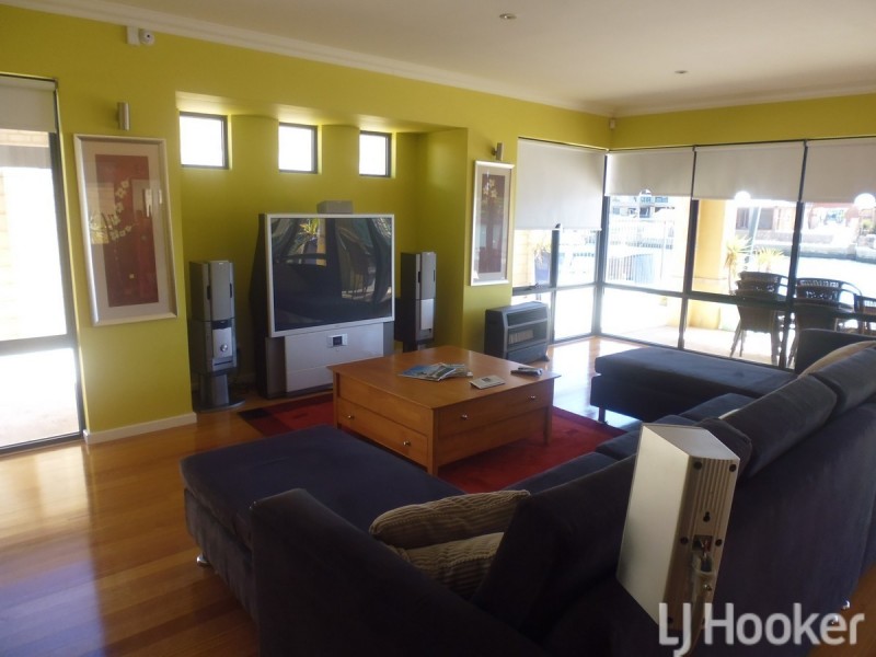 20 Tasman Loop, Dudley Park WA 6210