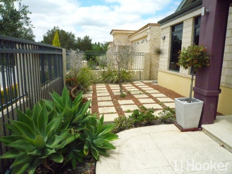 20 Tasman Loop, Dudley Park WA 6210