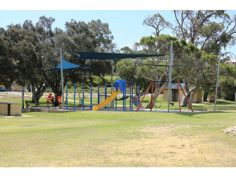 2 Avon Court, Dawesville WA 6211