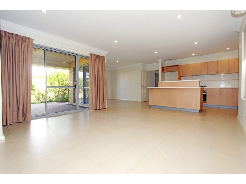 11 Zamia Loop, Wannanup WA 6210