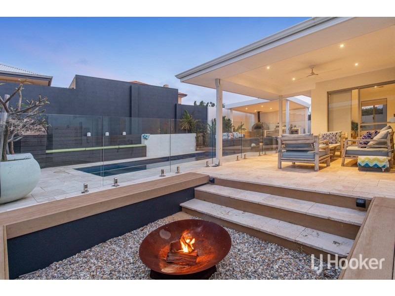 9 Crowsnest Terrace, Wannanup WA 6210