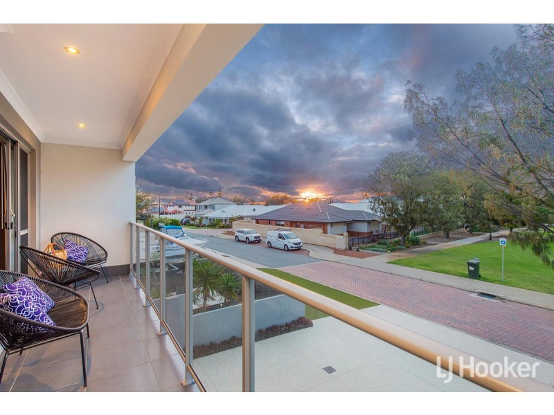 9 Crowsnest Terrace, Wannanup WA 6210