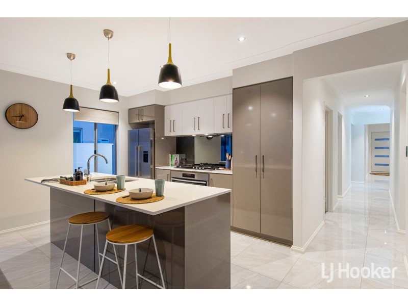 9 Crowsnest Terrace, Wannanup WA 6210