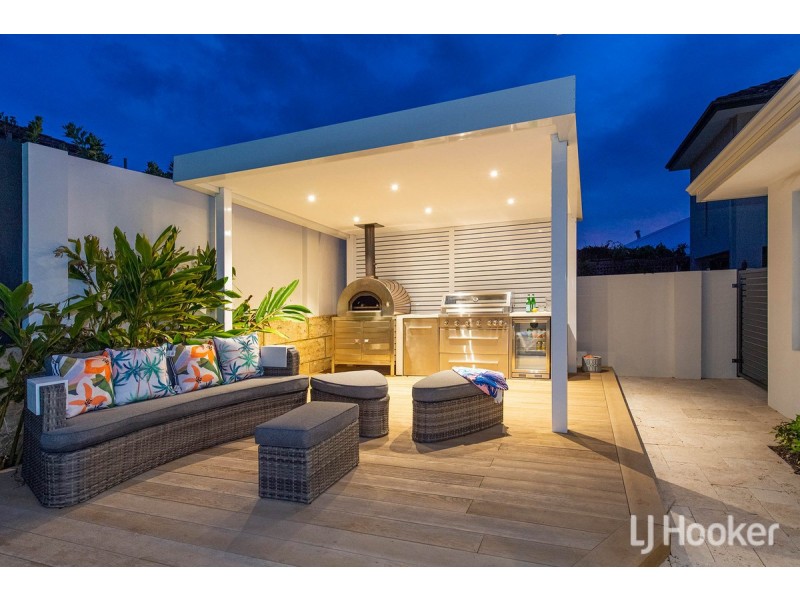 9 Crowsnest Terrace, Wannanup WA 6210