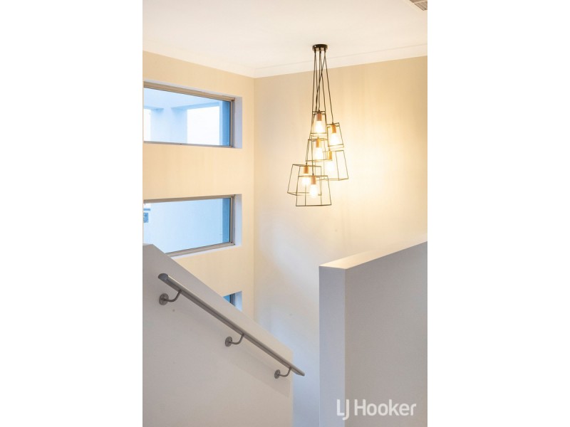 9 Crowsnest Terrace, Wannanup WA 6210