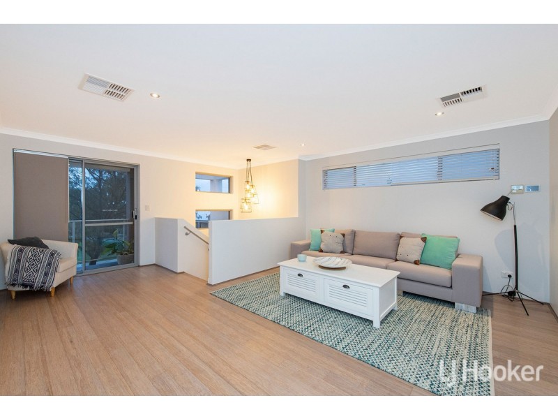 9 Crowsnest Terrace, Wannanup WA 6210