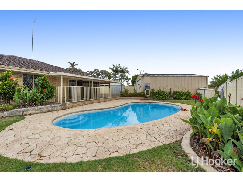 6 Scrubbird Court, Greenfields WA 6210