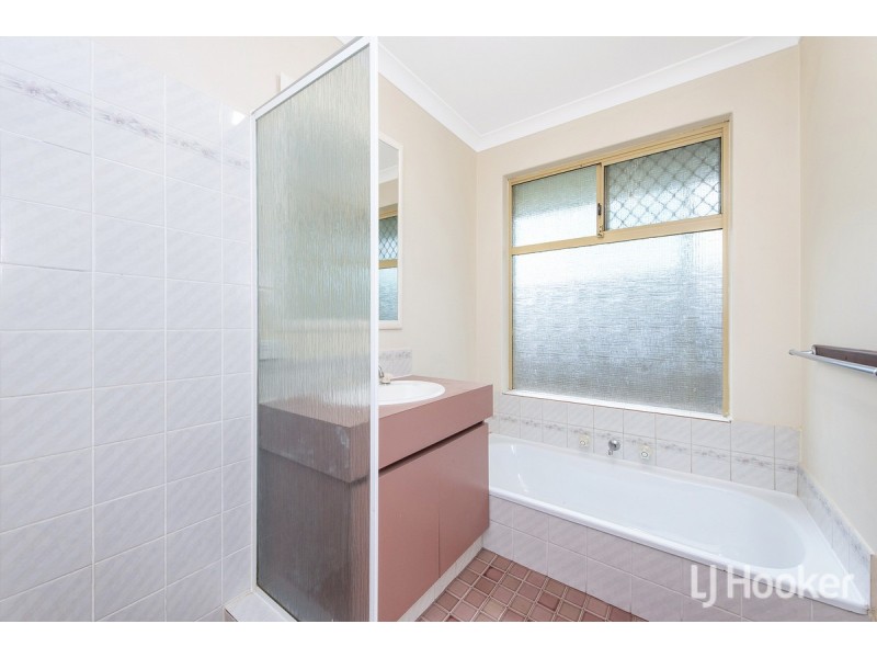6 Scrubbird Court, Greenfields WA 6210
