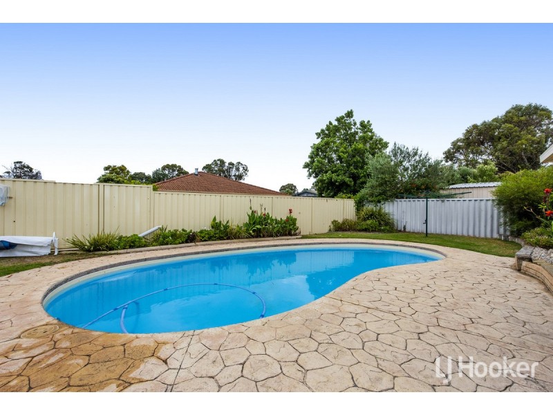 6 Scrubbird Court, Greenfields WA 6210