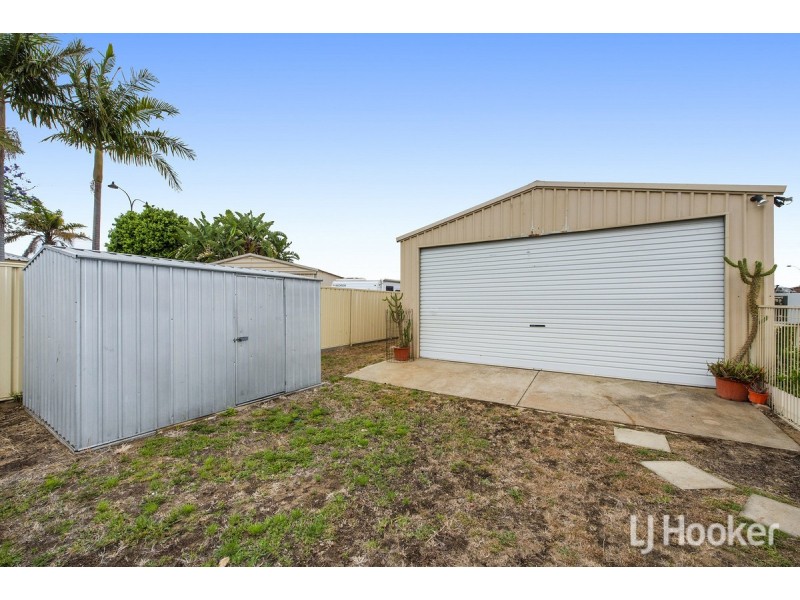 6 Scrubbird Court, Greenfields WA 6210