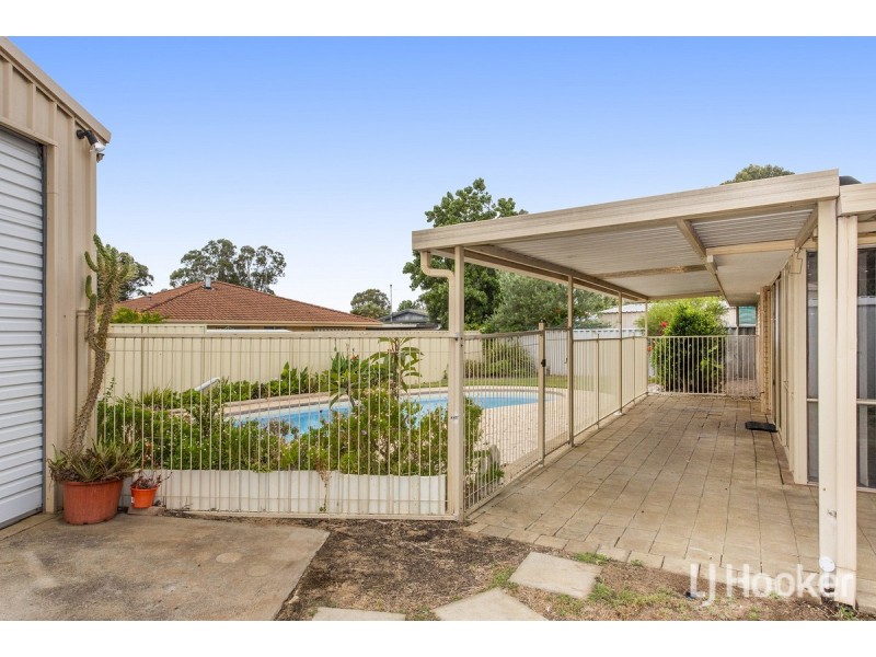 6 Scrubbird Court, Greenfields WA 6210