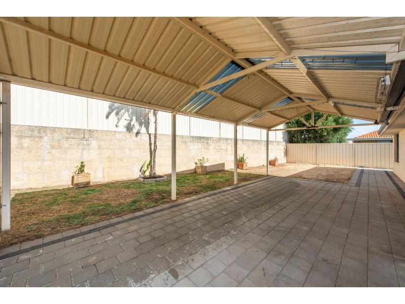 18 Albina Chase, Lakelands WA 6180