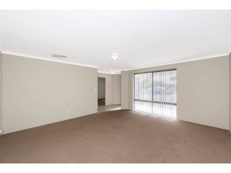 18 Albina Chase, Lakelands WA 6180