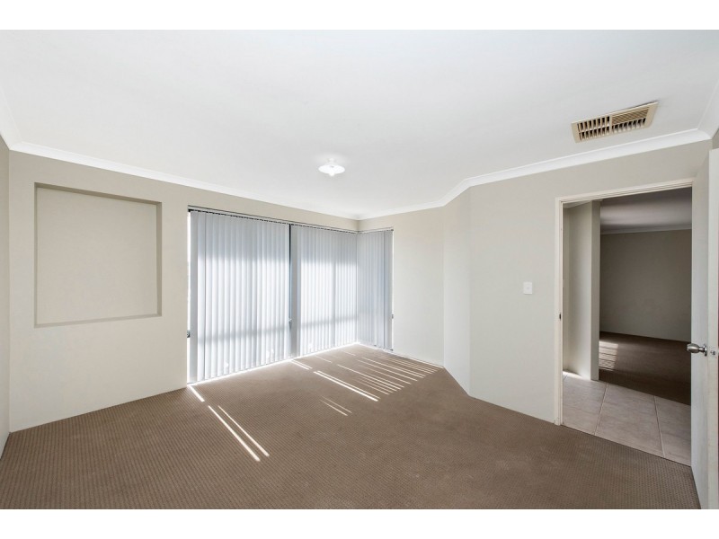 18 Albina Chase, Lakelands WA 6180