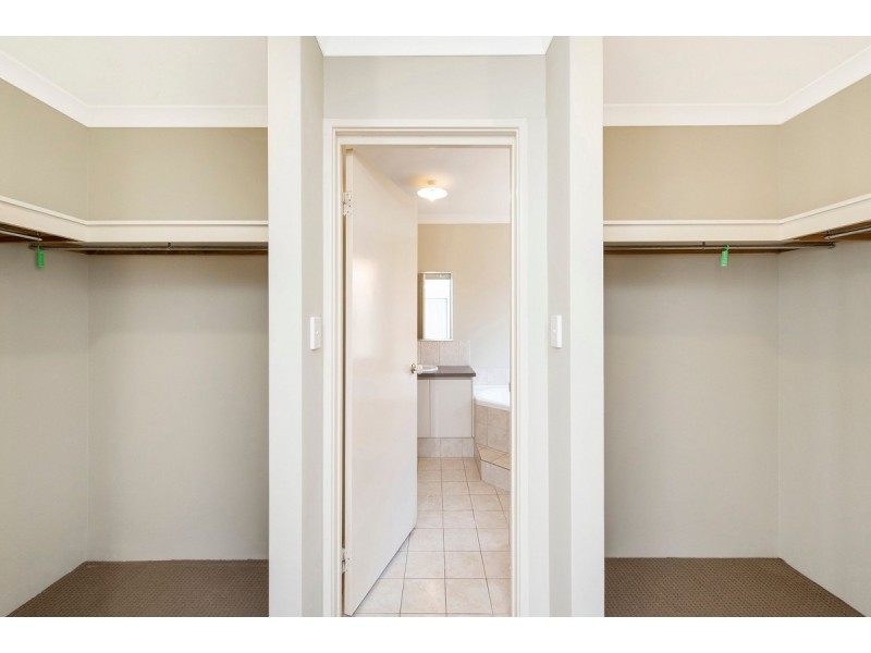 18 Albina Chase, Lakelands WA 6180