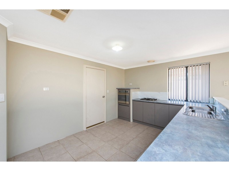 18 Albina Chase, Lakelands WA 6180