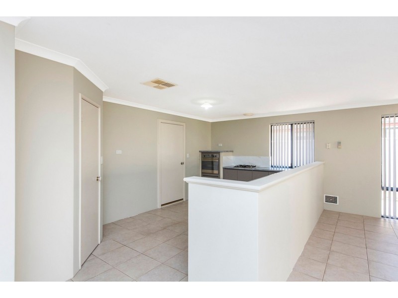 18 Albina Chase, Lakelands WA 6180