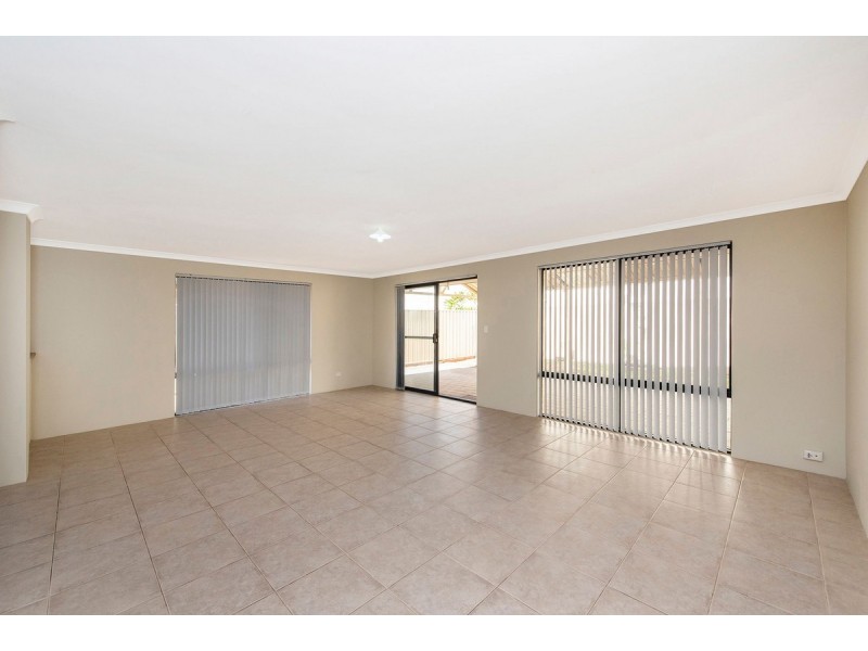 18 Albina Chase, Lakelands WA 6180