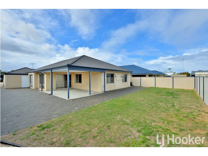 6 Brackenridge Ramble, Meadow Springs WA 6210