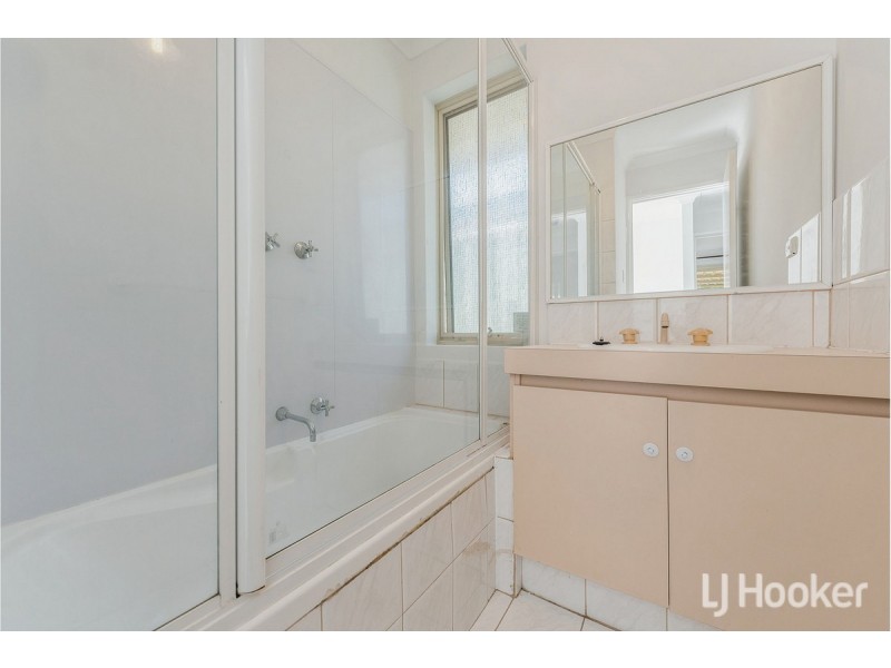 10 Monclair Court, Meadow Springs WA 6210