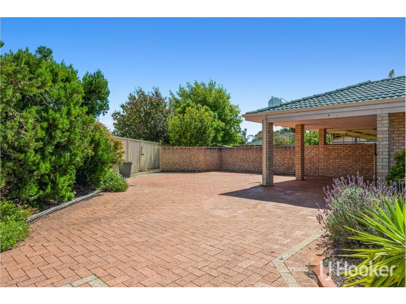 10 Monclair Court, Meadow Springs WA 6210