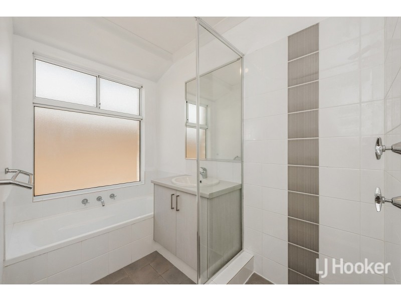 11 Charleston Street, Karnup WA 6176