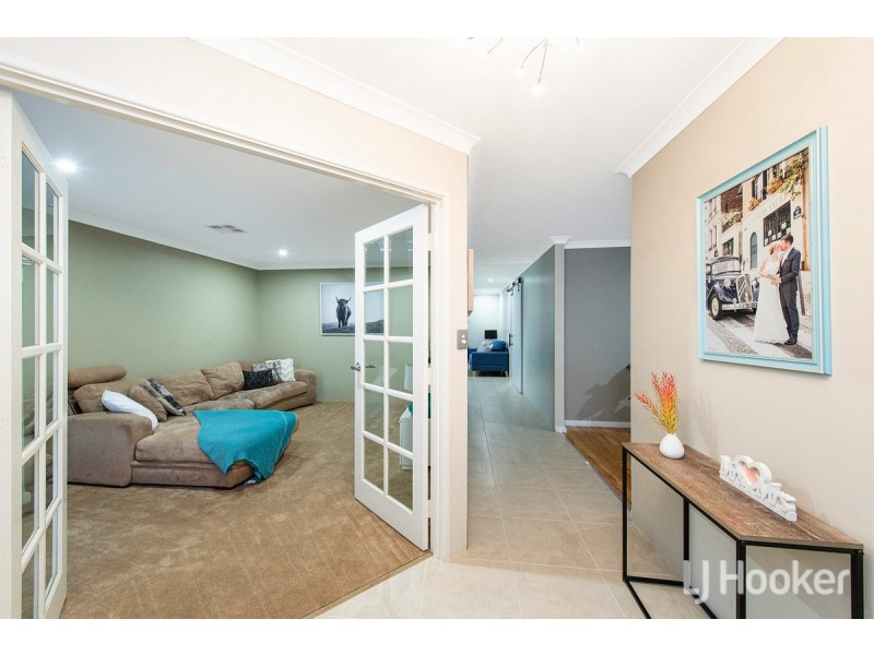 17 Cooeyup Close, Ravenswood WA 6208