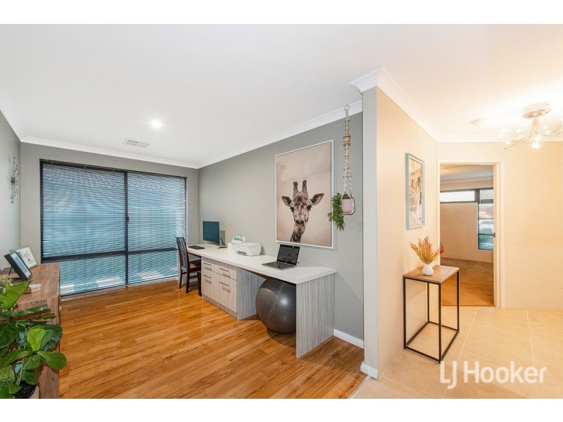 17 Cooeyup Close, Ravenswood WA 6208