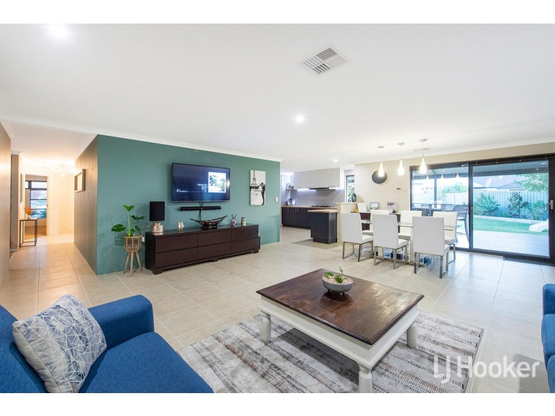 17 Cooeyup Close, Ravenswood WA 6208