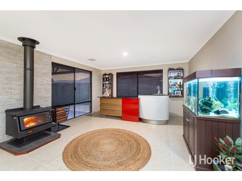 17 Cooeyup Close, Ravenswood WA 6208