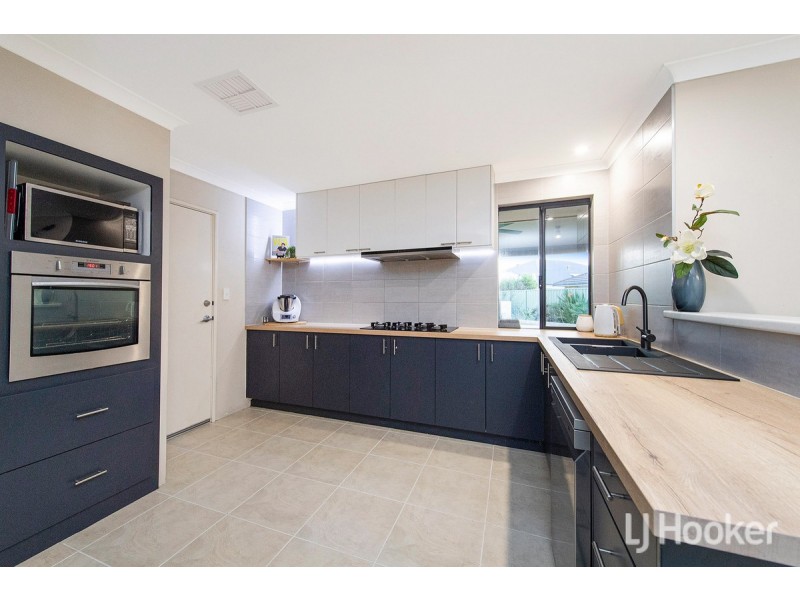 17 Cooeyup Close, Ravenswood WA 6208