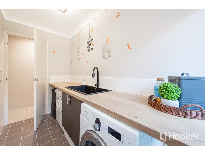 17 Cooeyup Close, Ravenswood WA 6208