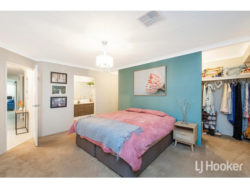 17 Cooeyup Close, Ravenswood WA 6208