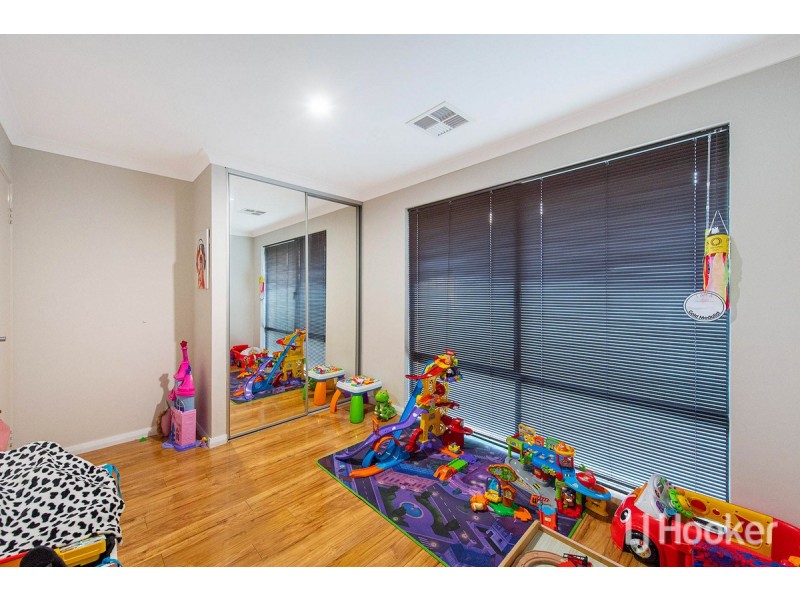 17 Cooeyup Close, Ravenswood WA 6208