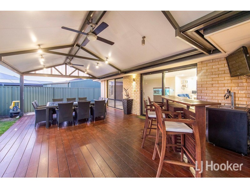 17 Cooeyup Close, Ravenswood WA 6208