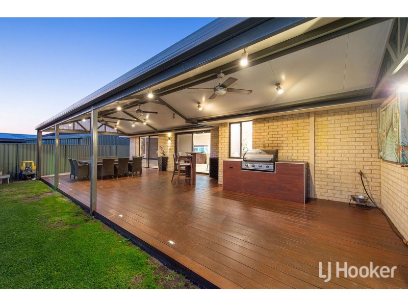 17 Cooeyup Close, Ravenswood WA 6208