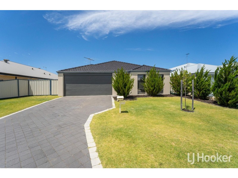 11 Scottsdale Turn, Meadow Springs WA 6210