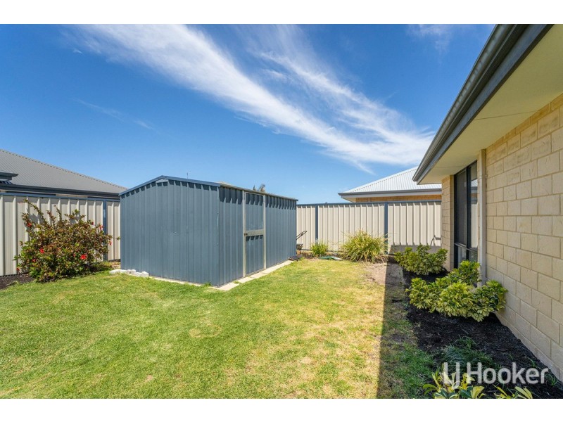 11 Scottsdale Turn, Meadow Springs WA 6210