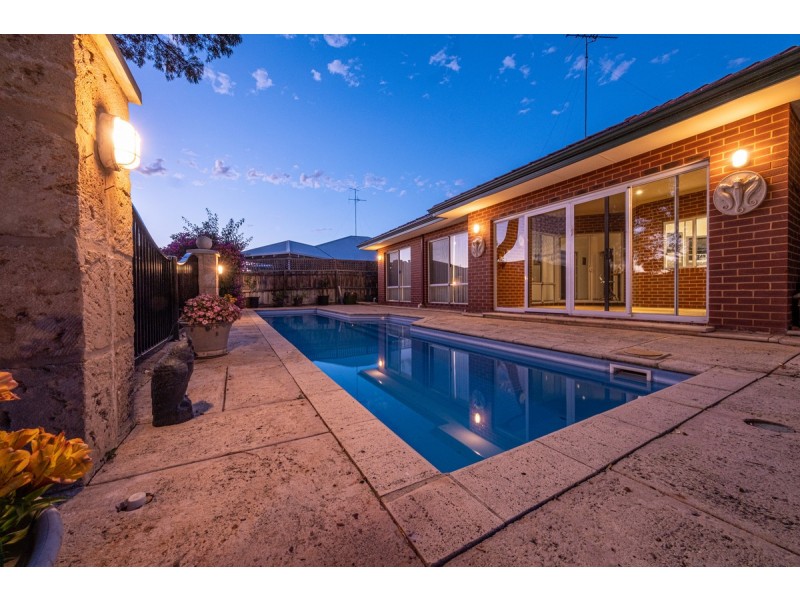 35 Grandmere Parade, Meadow Springs WA 6210