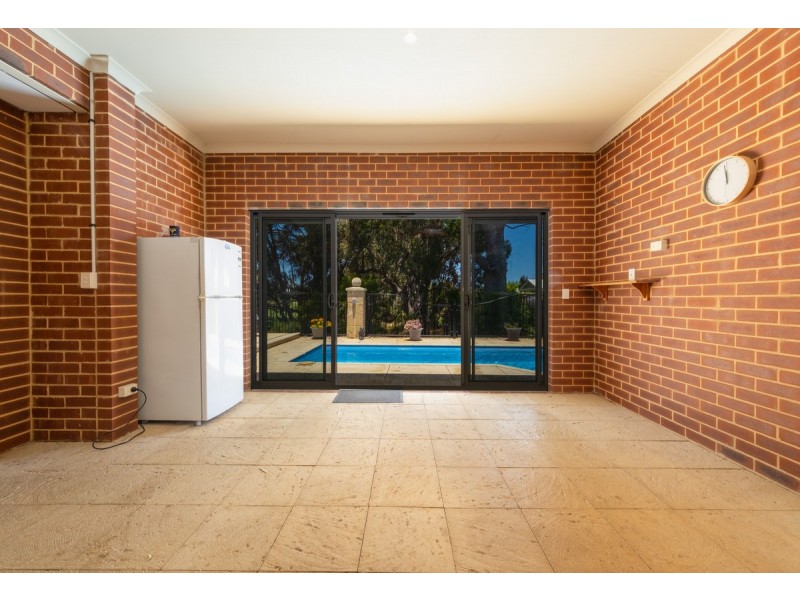 35 Grandmere Parade, Meadow Springs WA 6210