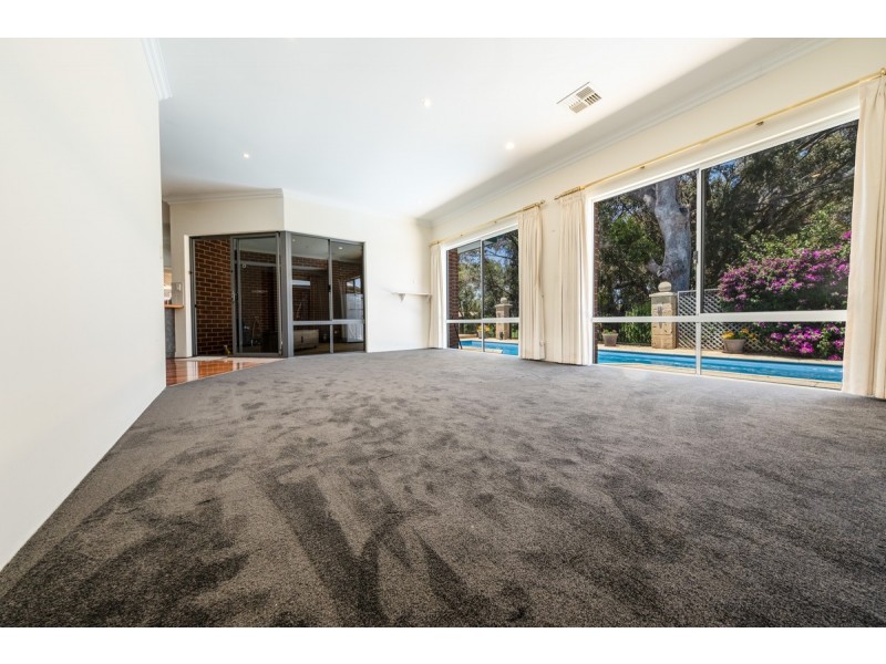 35 Grandmere Parade, Meadow Springs WA 6210