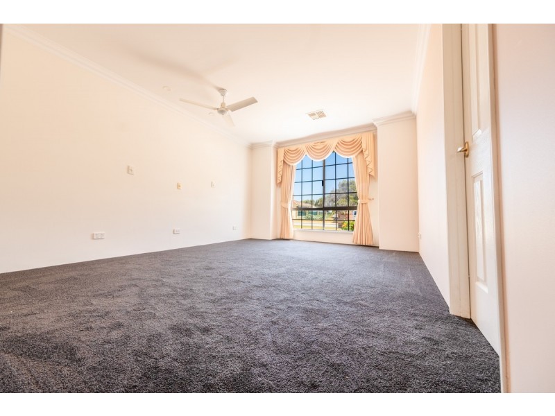 35 Grandmere Parade, Meadow Springs WA 6210