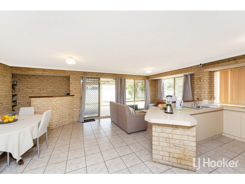 18 Magnolia Rise, Halls Head WA 6210