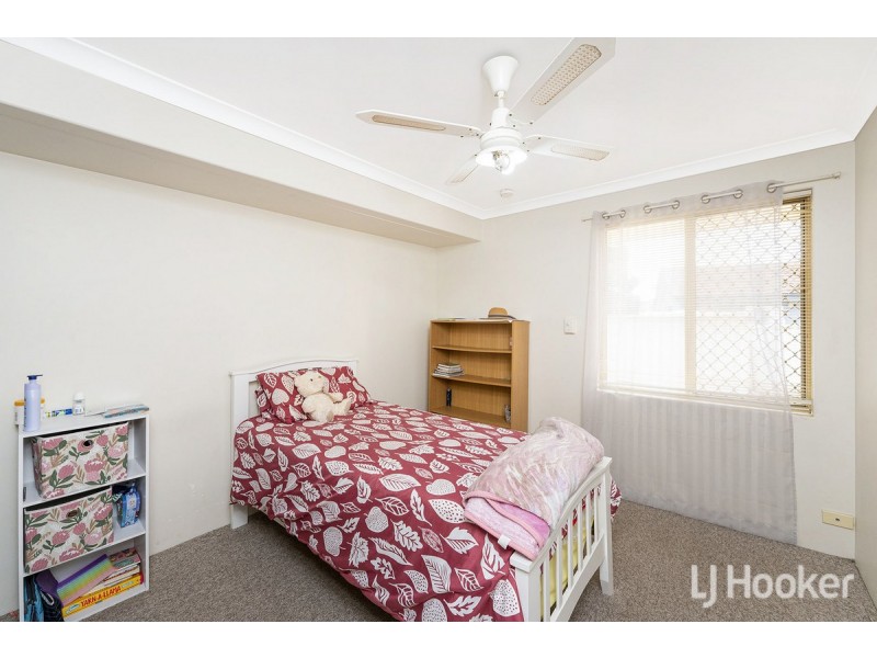 18 Magnolia Rise, Halls Head WA 6210