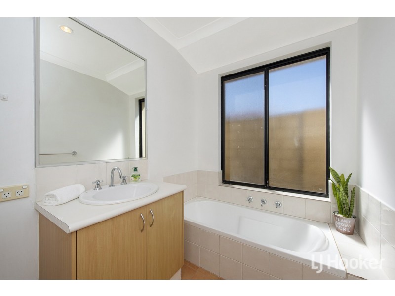 54 Northport Boulevard, Wannanup WA 6210