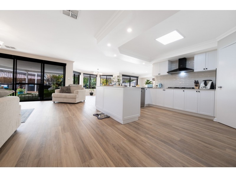 73 Bellavista Parade, Meadow Springs WA 6210