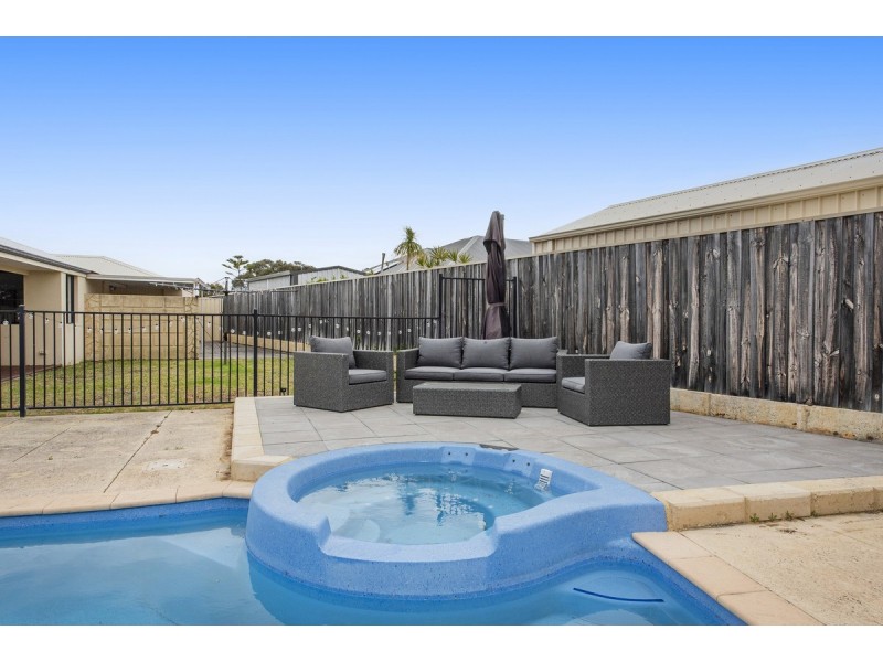 3 Lutea Road, Halls Head WA 6210